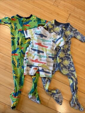 Excellent Condition! BUNDLE! 3! Carter’s/Gap Kids Toddler Assorted Pjs Sz 18-24M